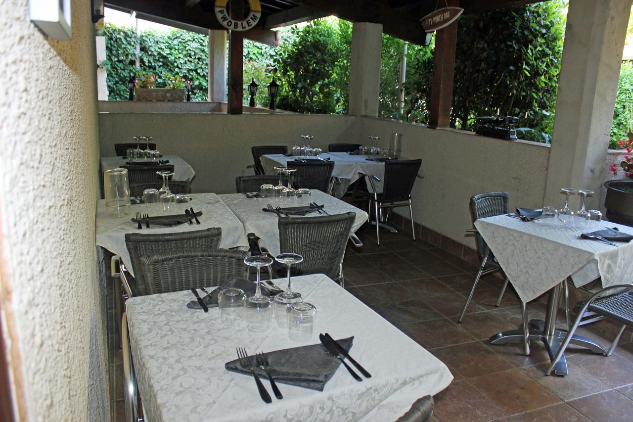 בלרוק-לה-באינס Hotel Restaurant Martinez מראה חיצוני תמונה